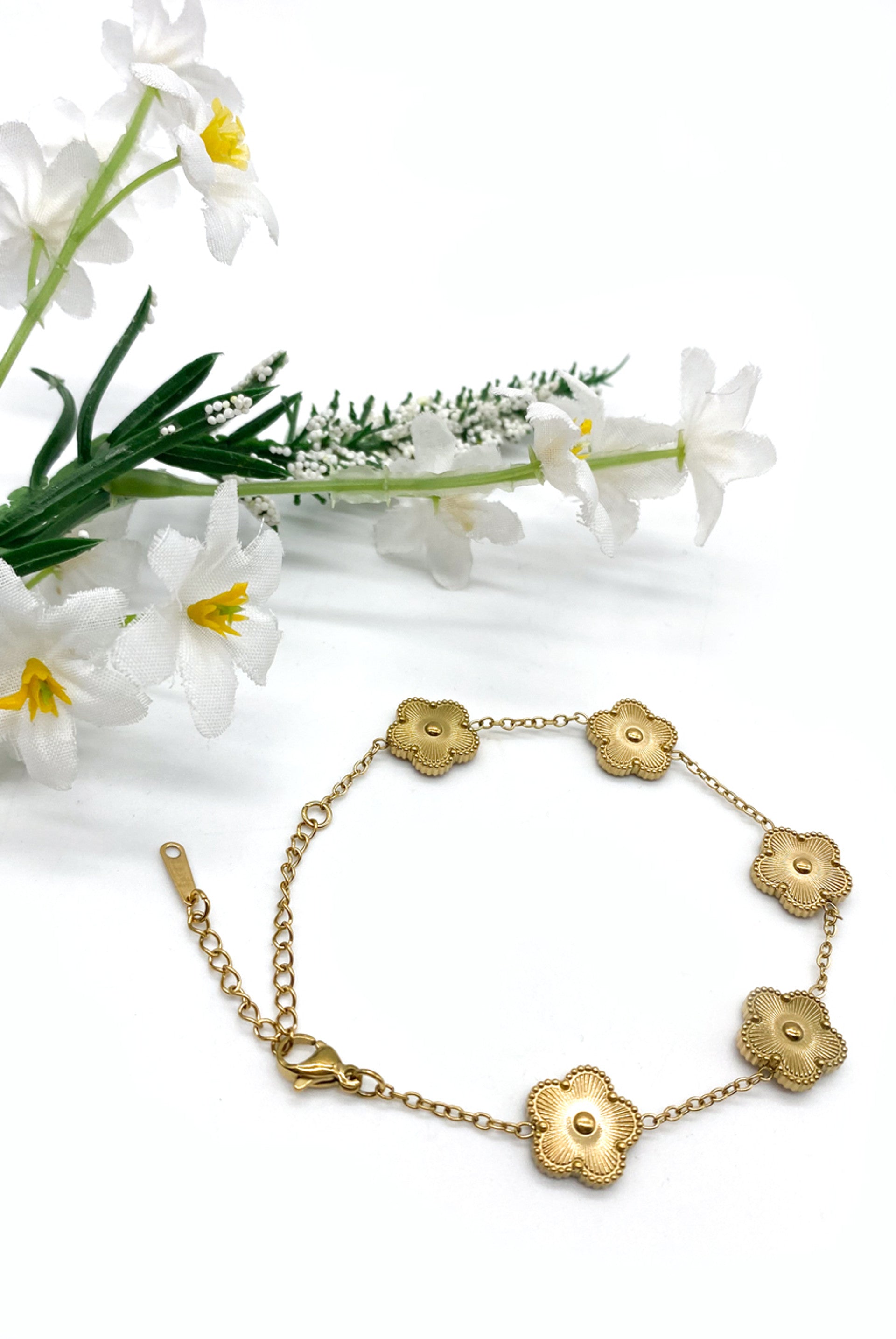 Gold Clover Style Bracelet